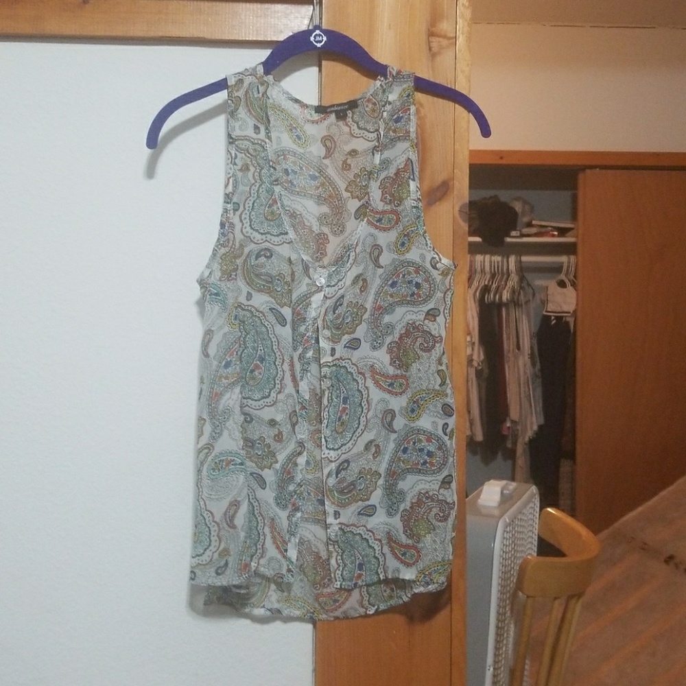 Floral button down tank NWOT